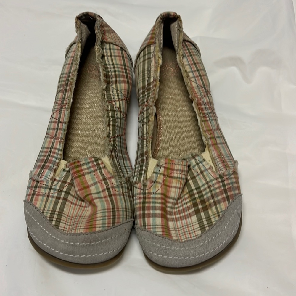 Women’s BKE size 7 M shoe